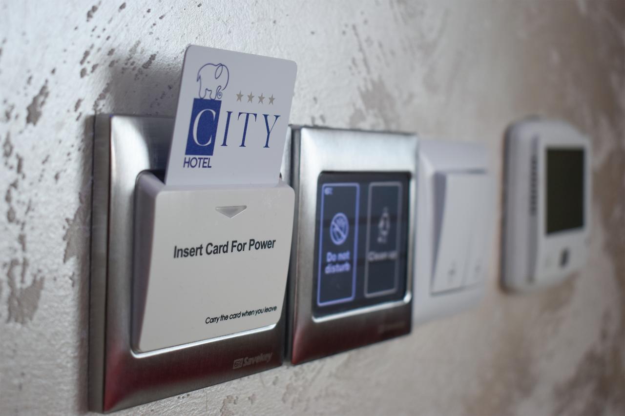 City Hotel プリズレン エクステリア 写真