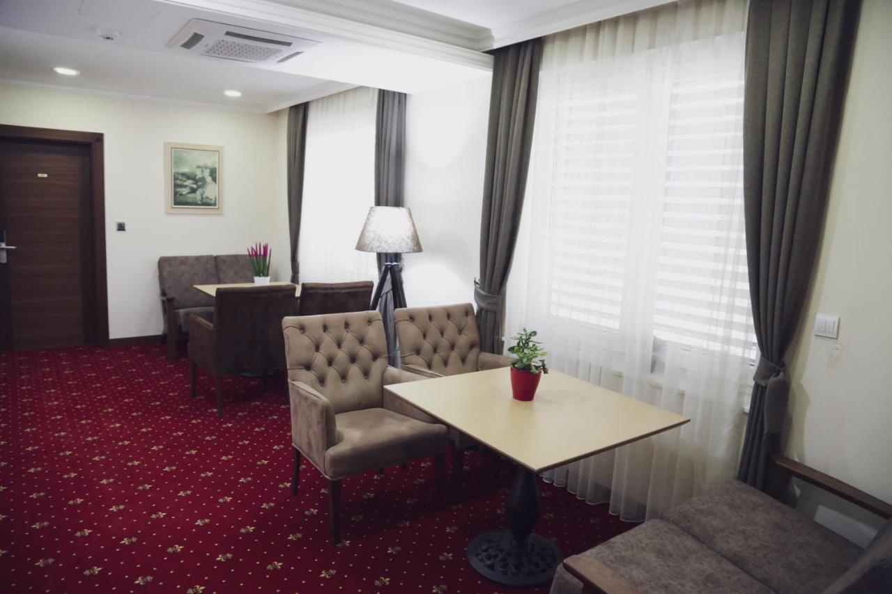City Hotel プリズレン エクステリア 写真