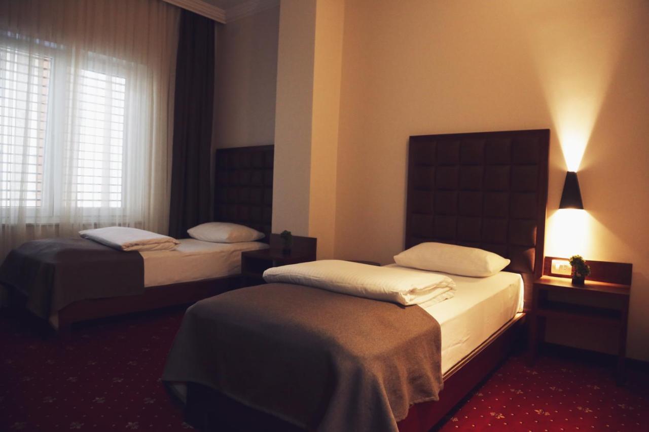 City Hotel プリズレン エクステリア 写真